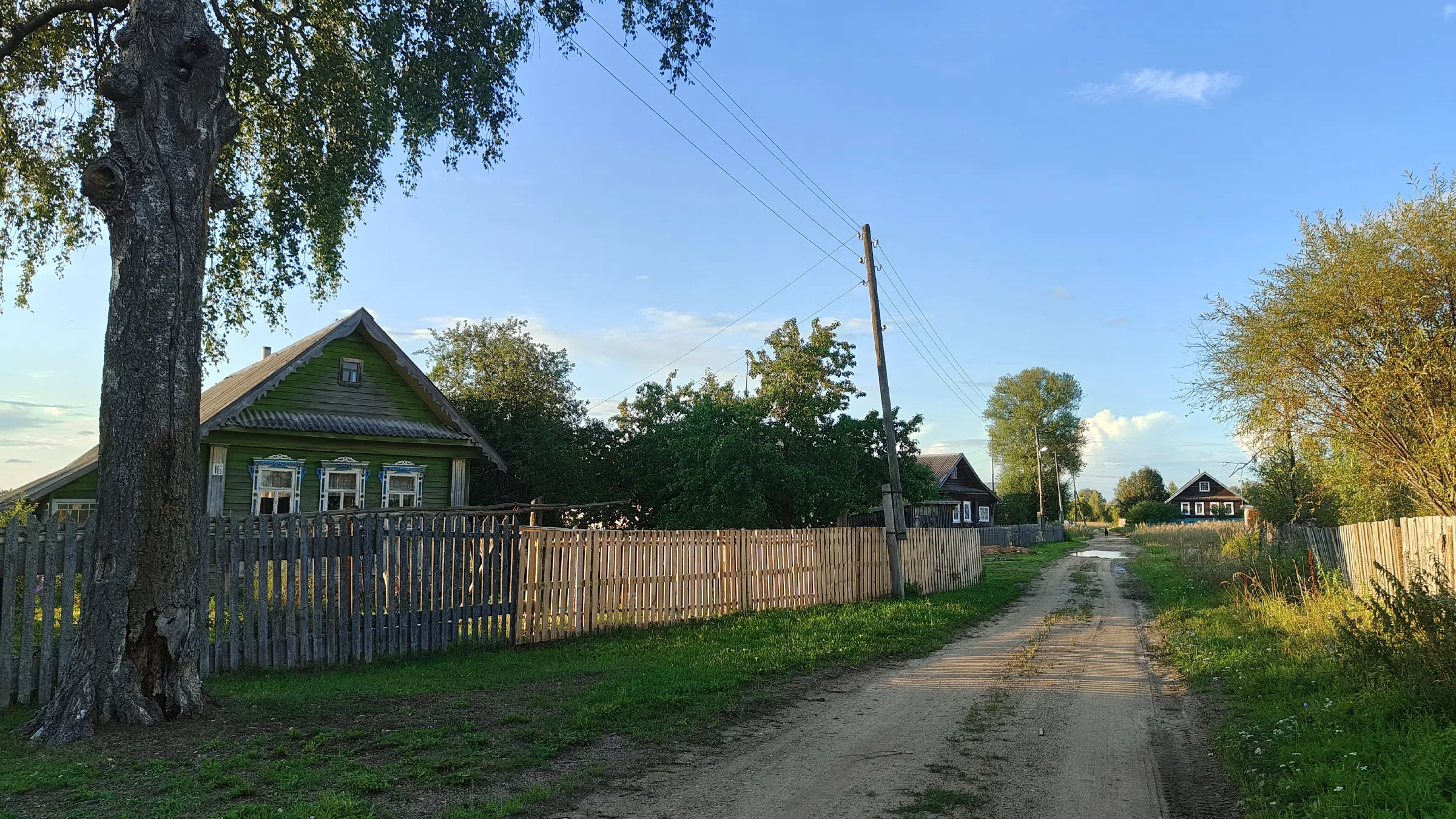 Деревенская изба у реки, фото 13