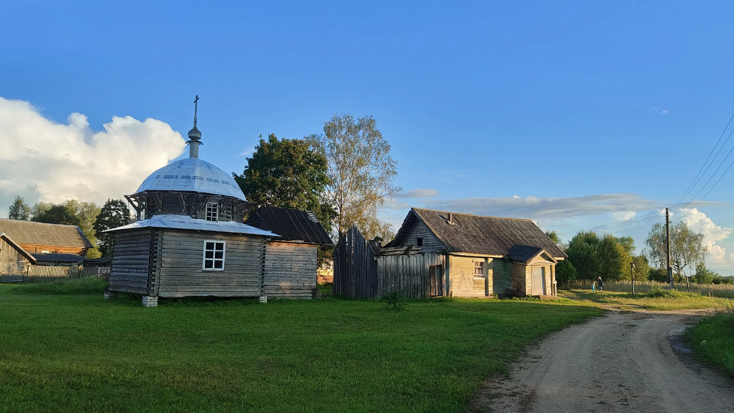Деревенская изба у реки, фото 14