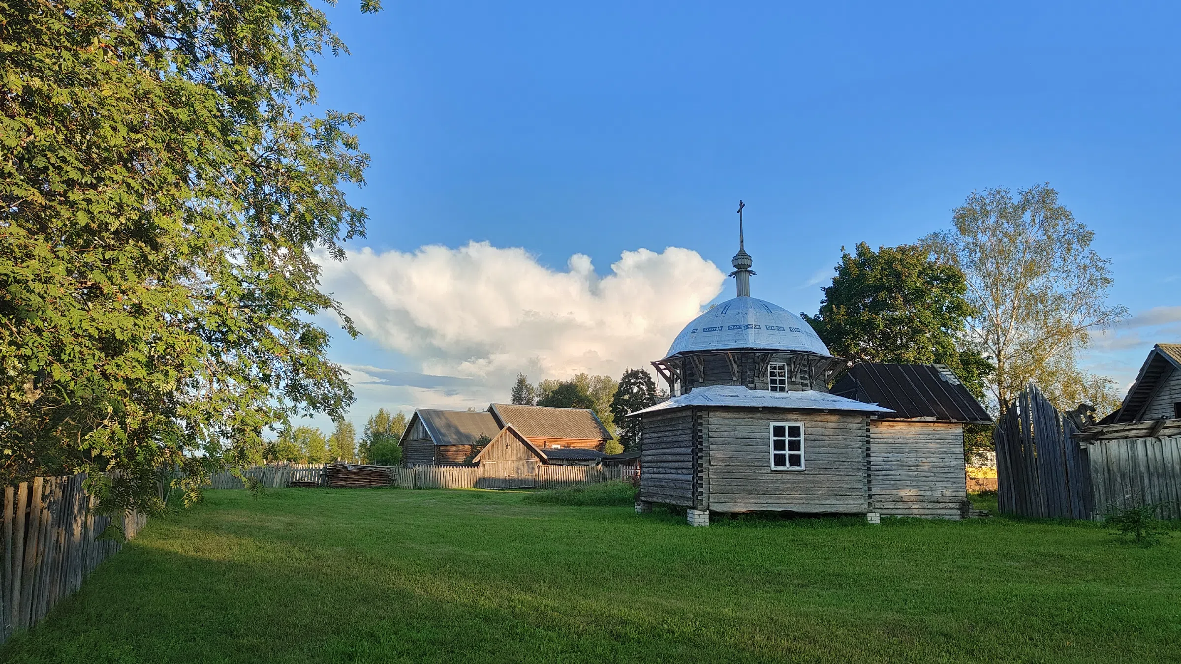 Деревенская изба у реки, фото 15