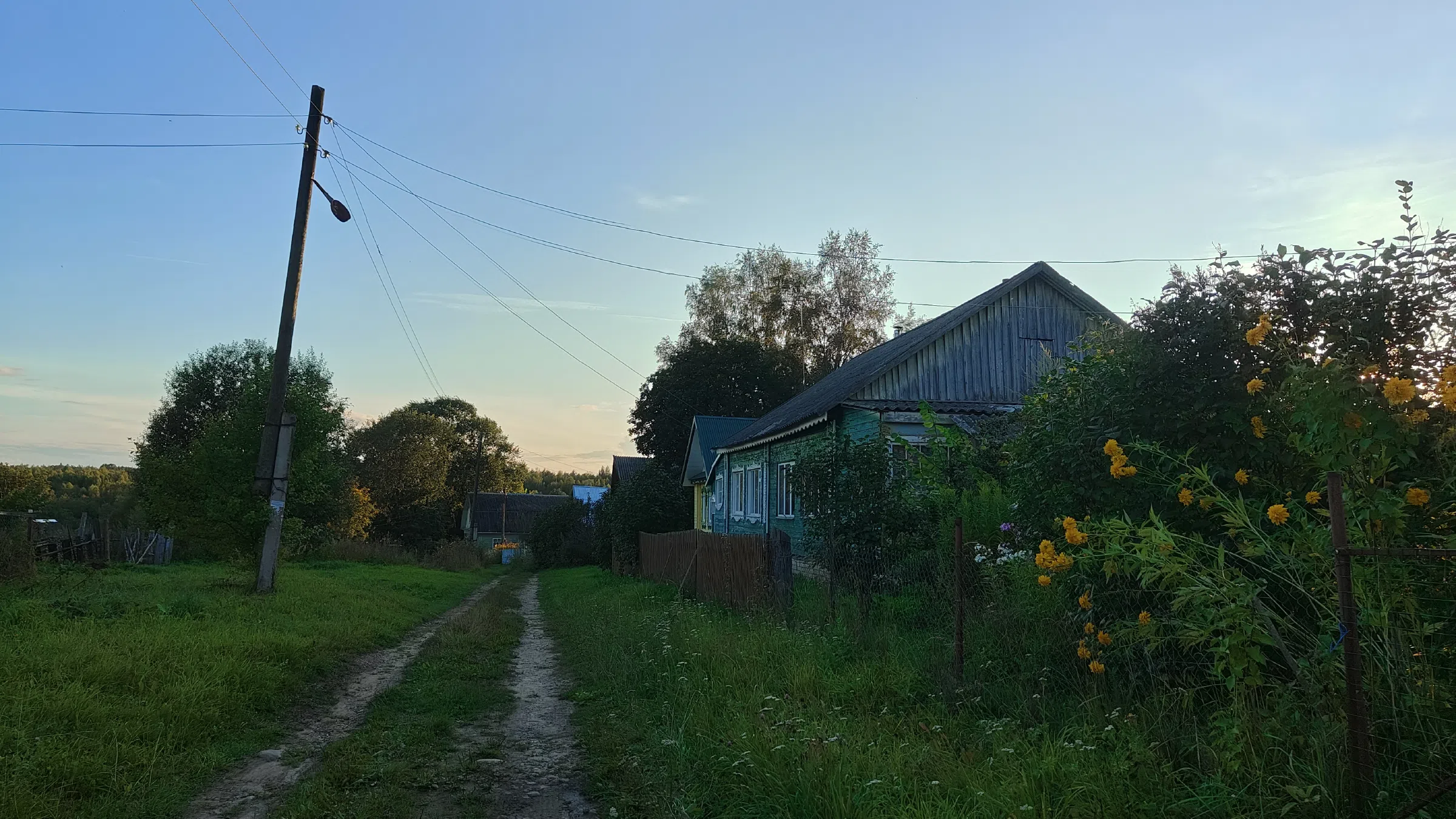 Деревенская изба у реки, фото 24