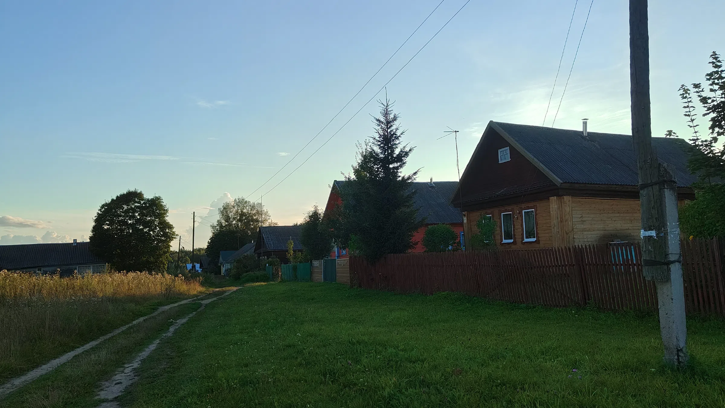 Деревенская изба у реки, фото 20