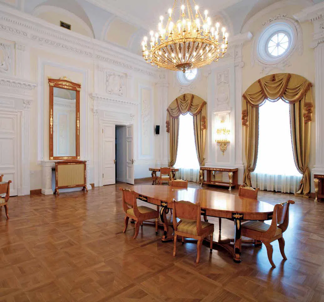 Красная усадьба с куполом, фото 6
