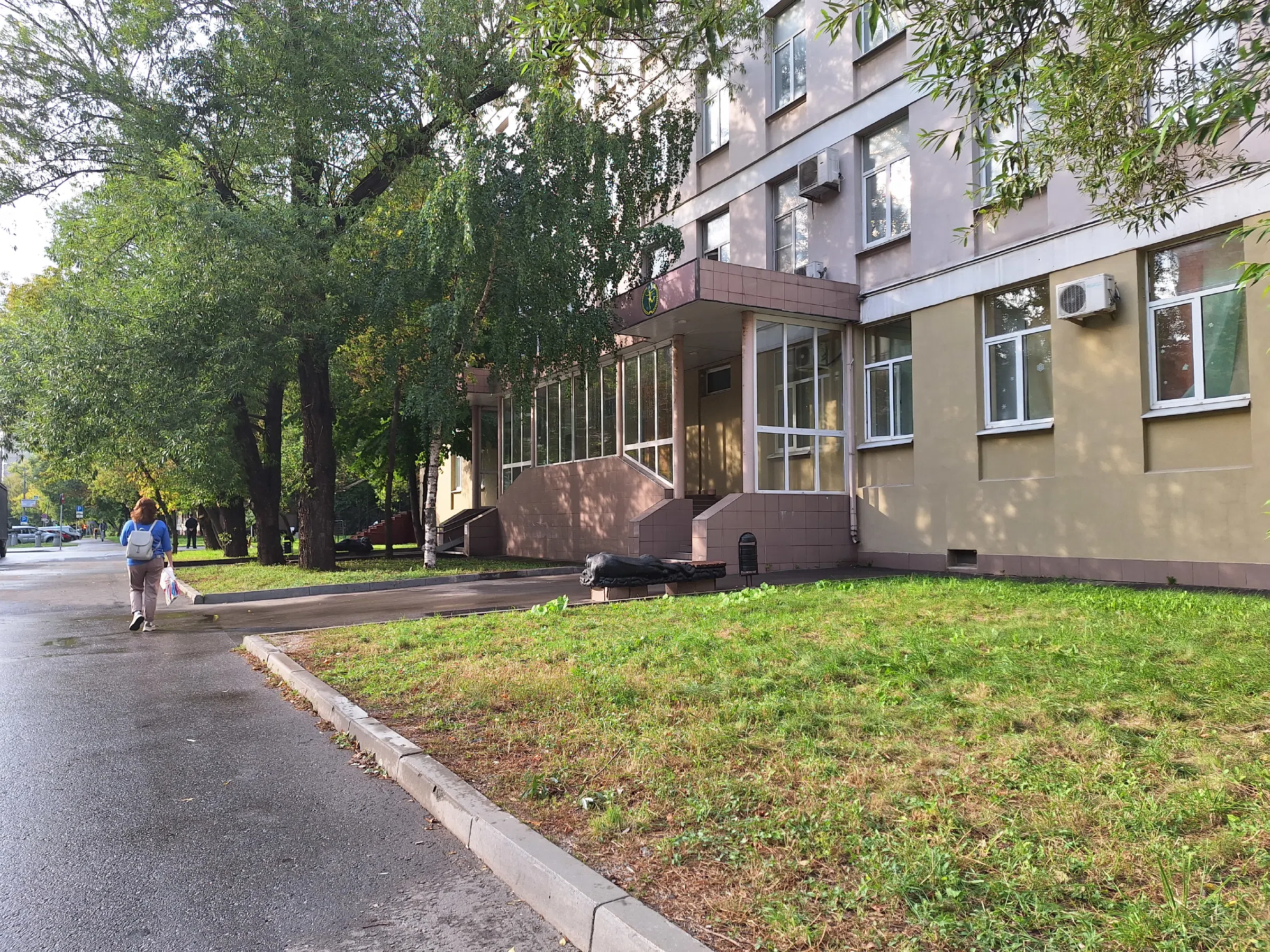 Офис с остекленным входом, фото 2