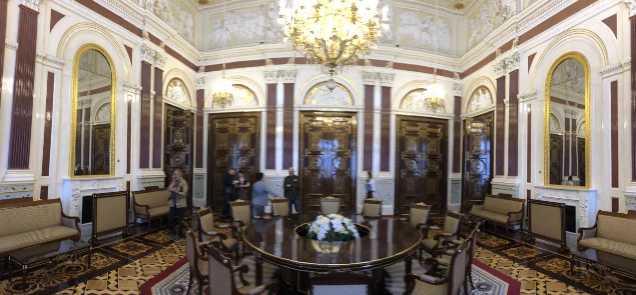 Классический особняк с колоннадой, фото 1