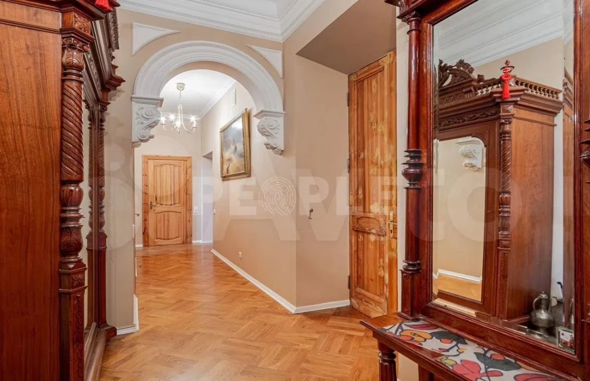 Квартира с арками и буфетом, фото 1