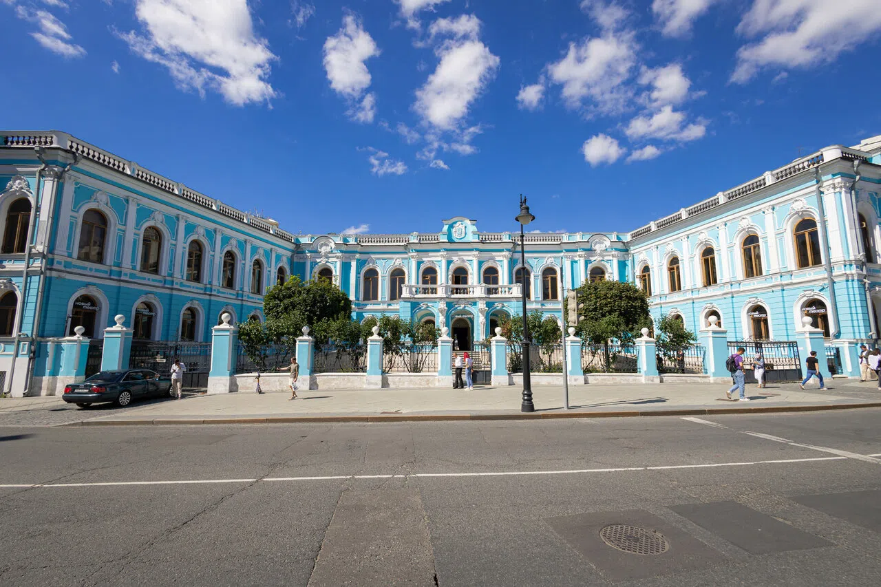 Голубой театр с кариатидами, фото 1