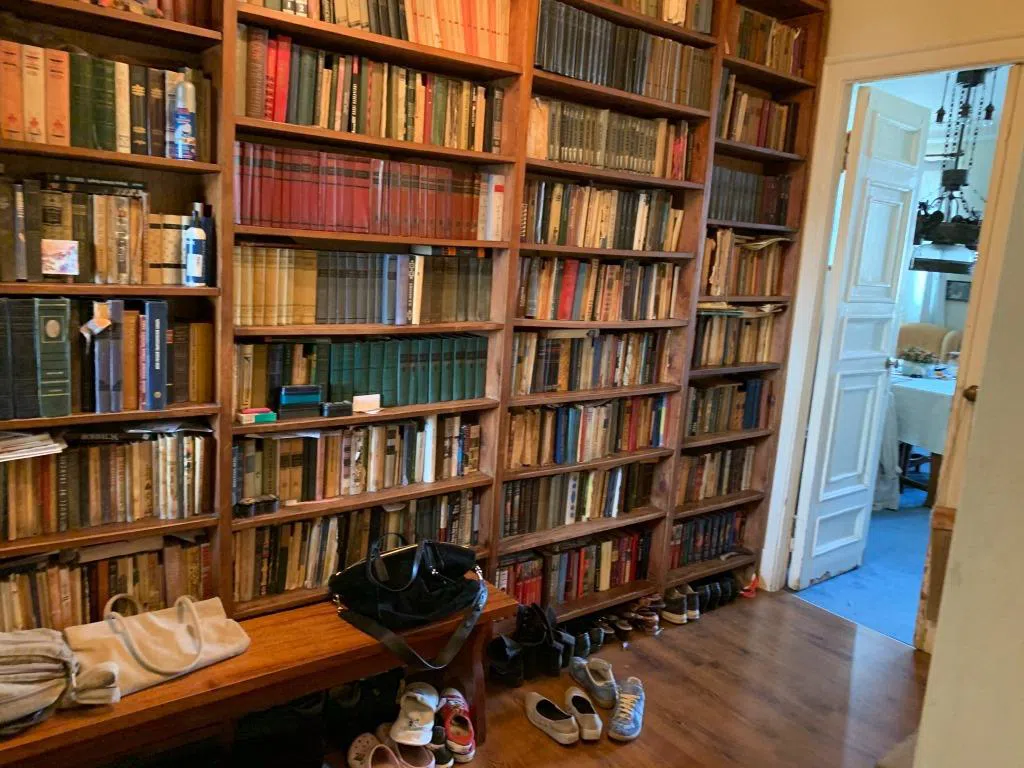 Кабинет с книгами до потолка, фото 1