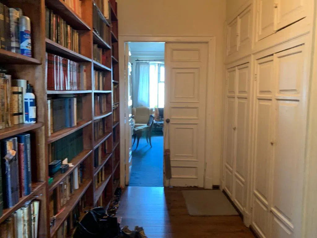 Кабинет с книгами до потолка, фото 3
