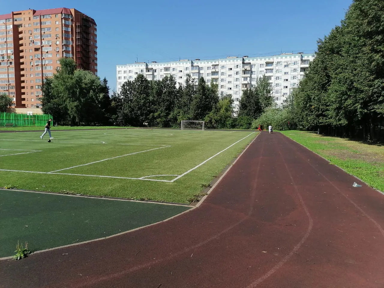 Стадион в окружении, фото 2