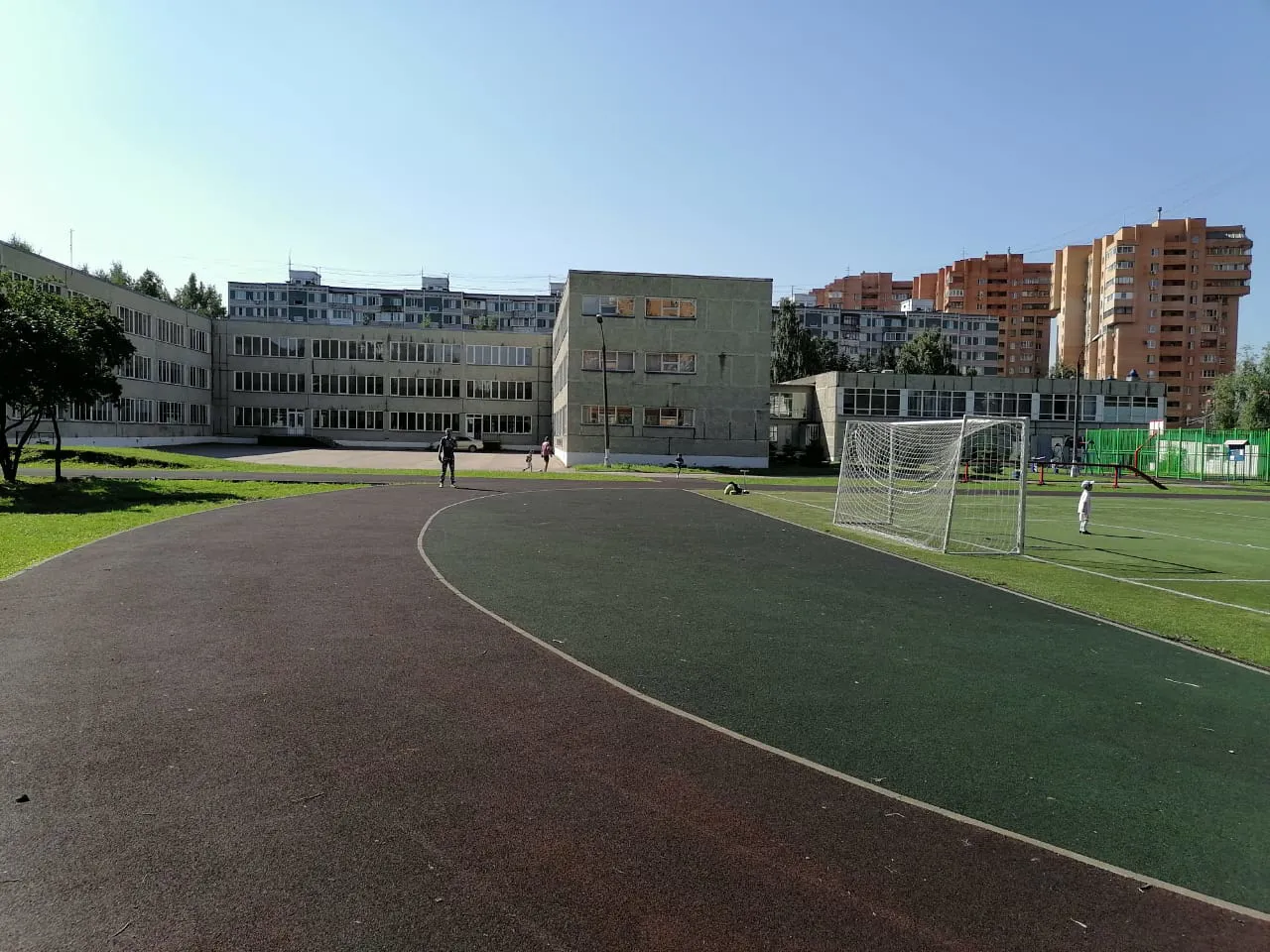 Стадион в окружении, фото 4