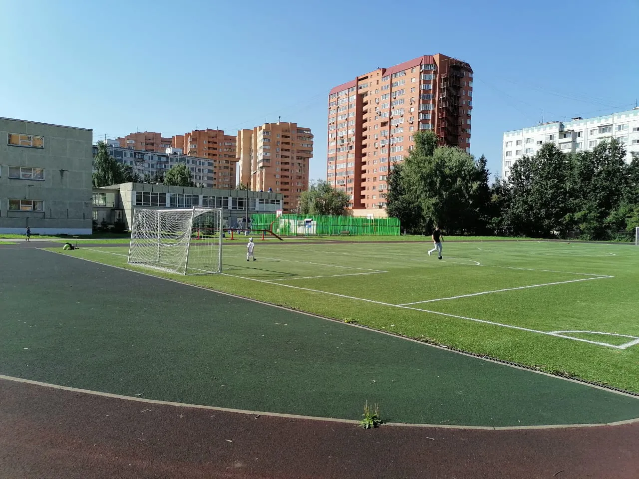 Стадион в окружении, фото 5
