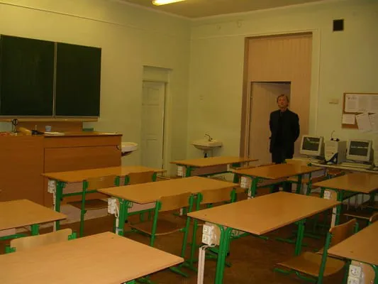 Классная комната с партами, фото 6