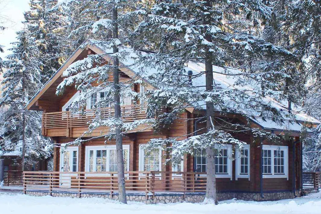 Дом у озера в лесу, фото 11