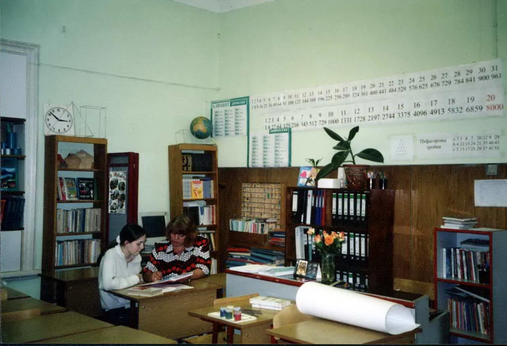 Старинная школа в лесу, фото 17