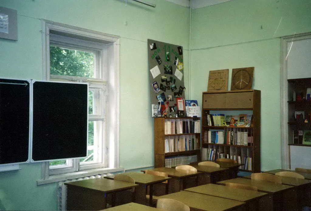 Старинная школа в лесу, фото 21