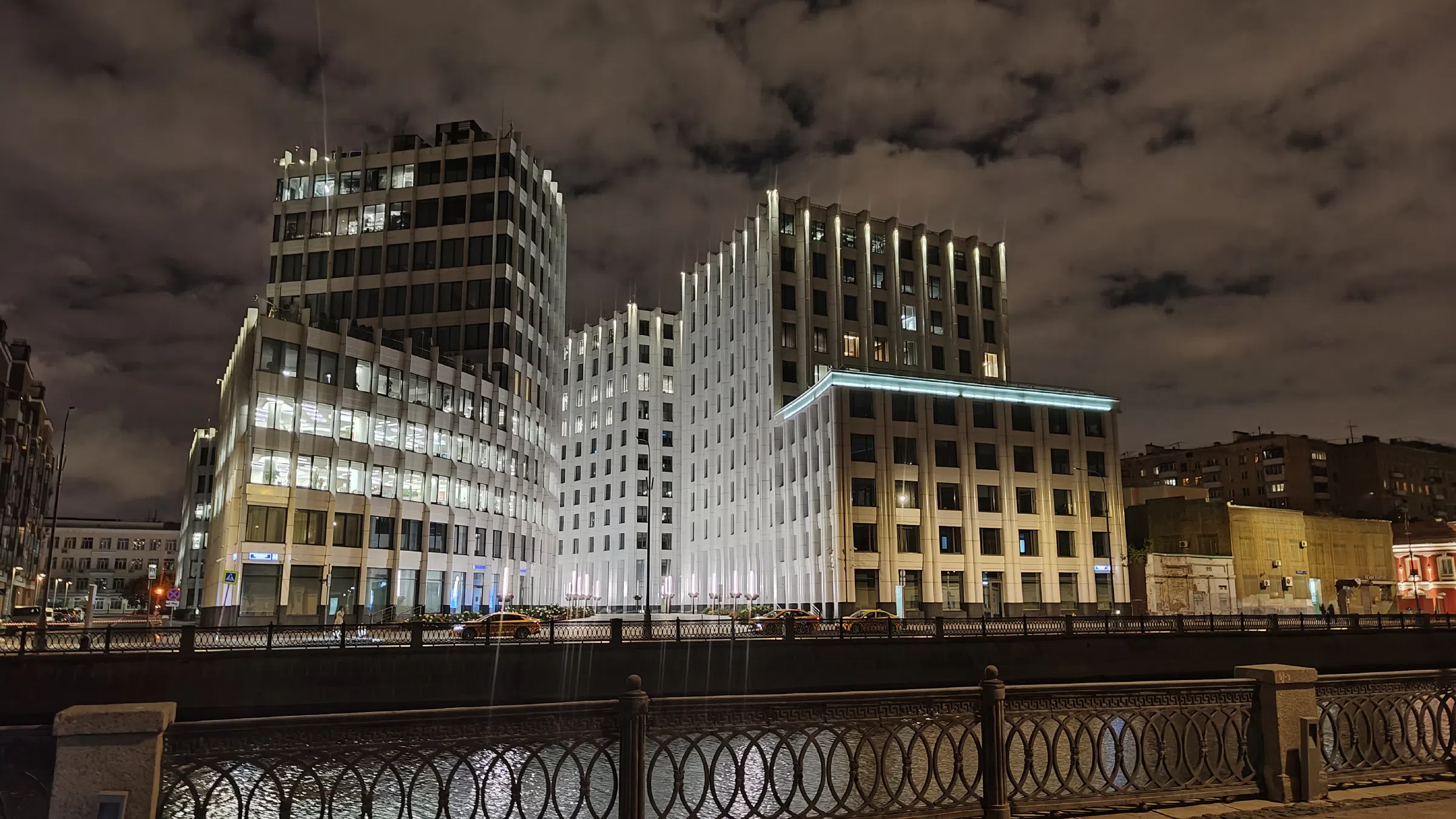 Канал у ночного города, фото 24