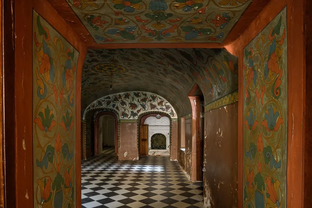 Расписной музей с вензелями, фото 1