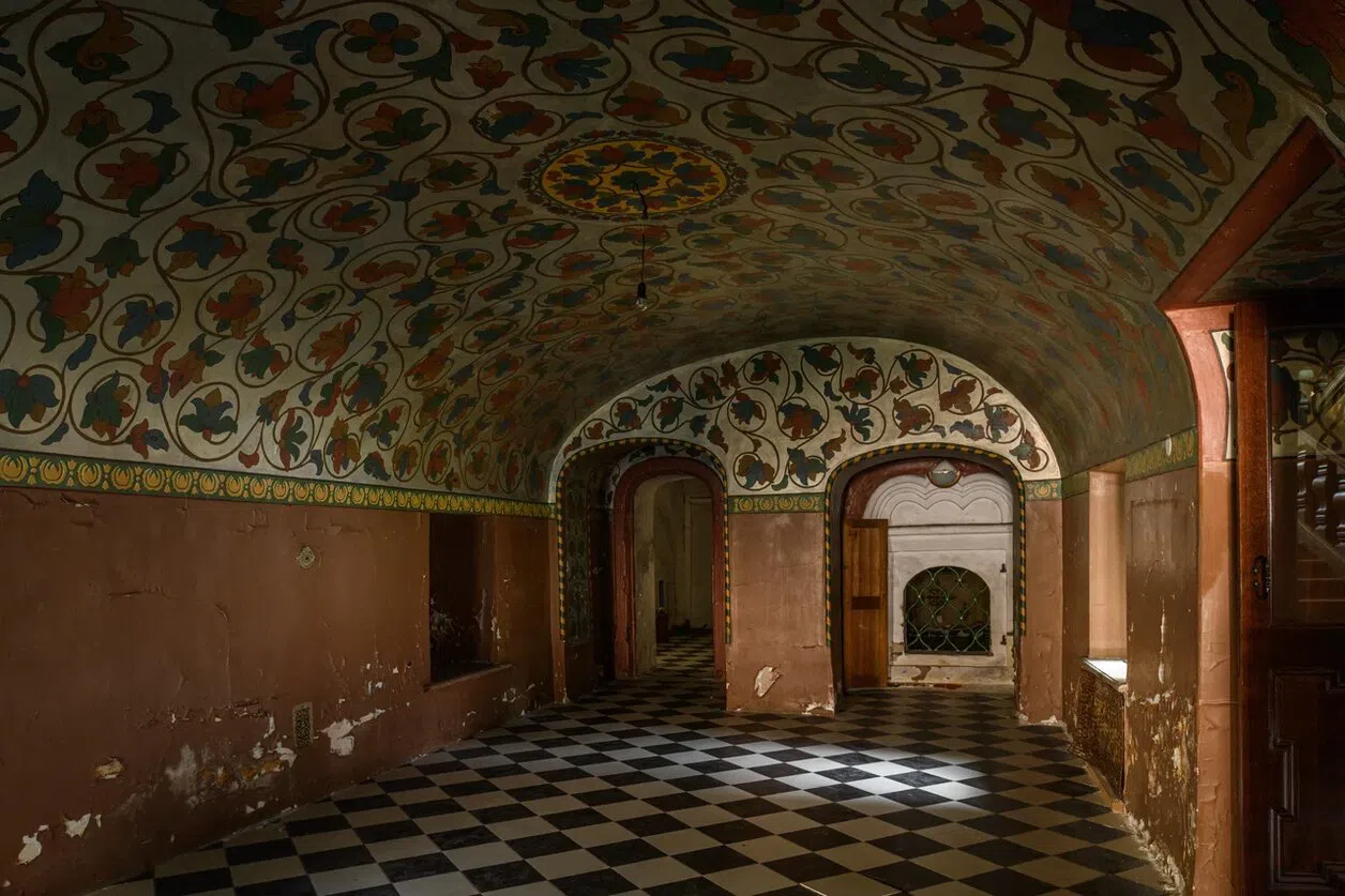 Расписной музей с вензелями, фото 2