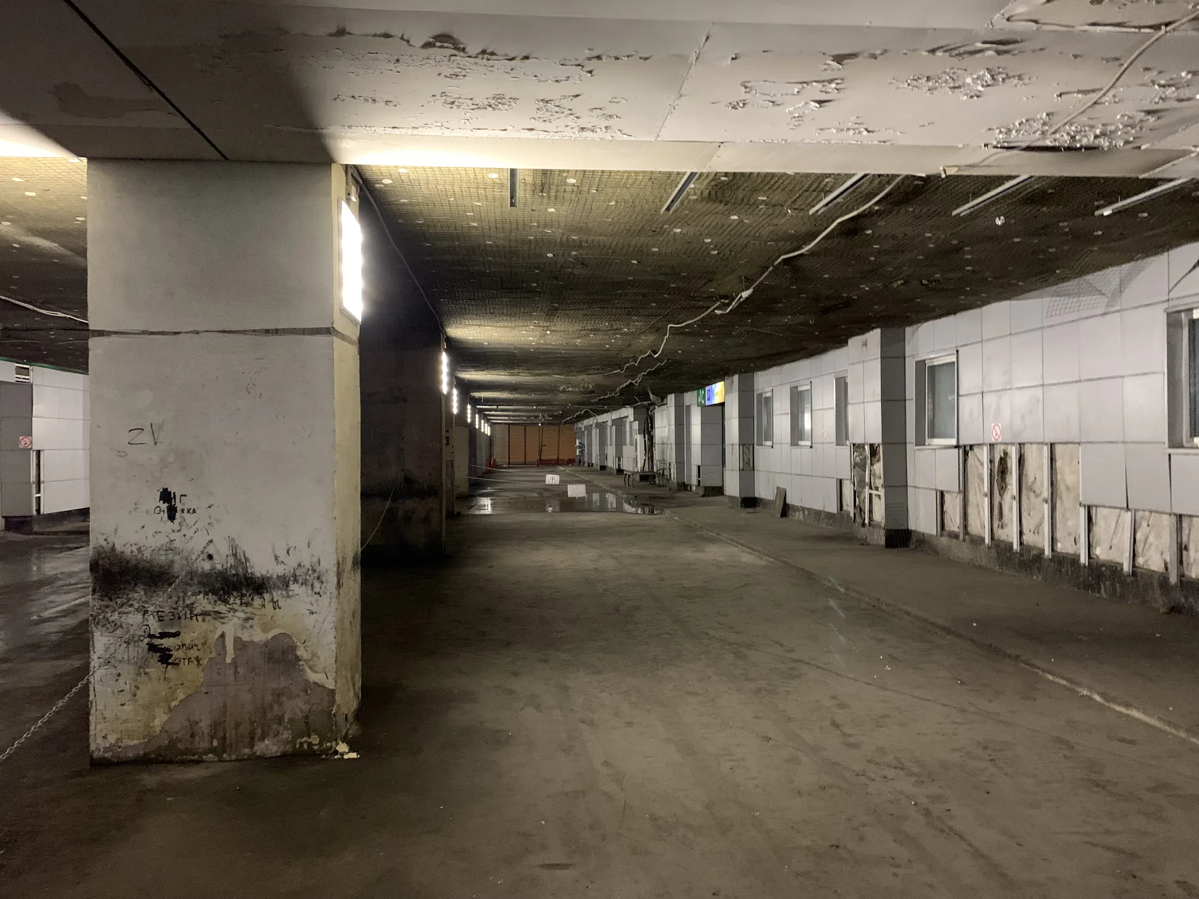 Мрачная подземная парковка, фото 18