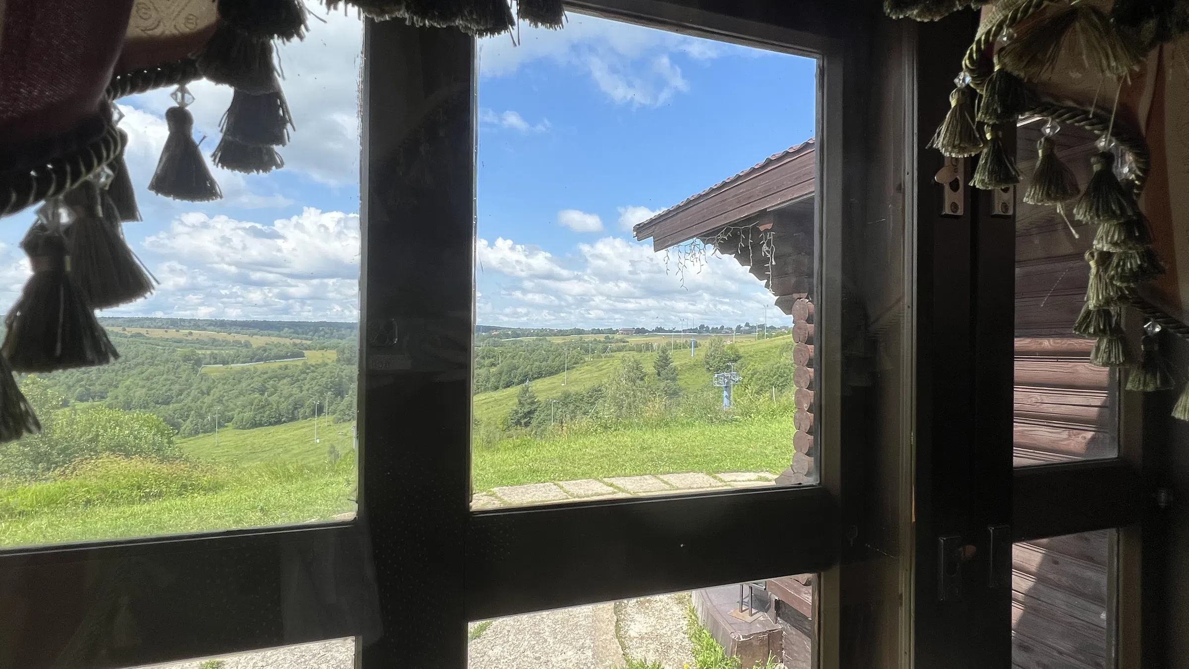 Дача с камином и балками, фото 8