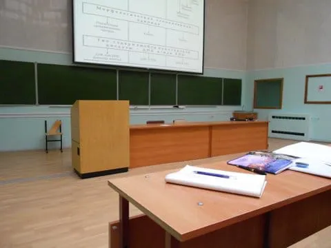 Классическая университетская аудитория, фото 14