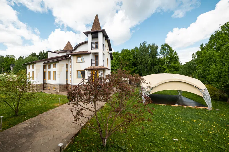 Замок с круговой террасой, фото 5