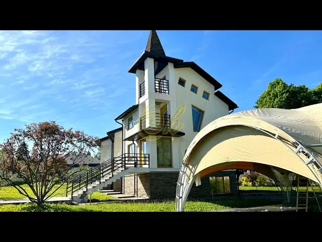 Замок с круговой террасой, фото 1