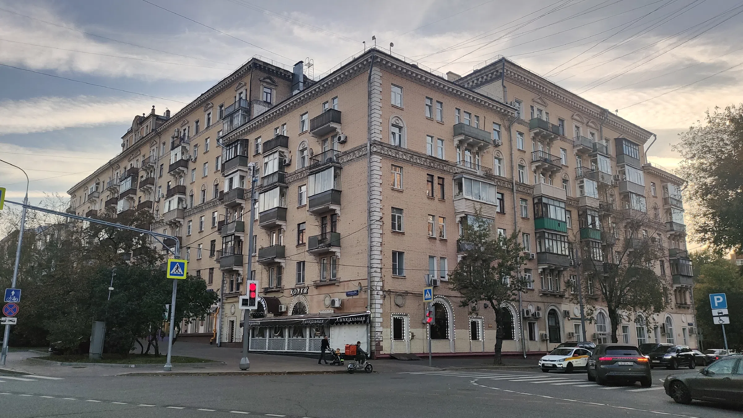 Сталинка на перекрёстке, фото 17
