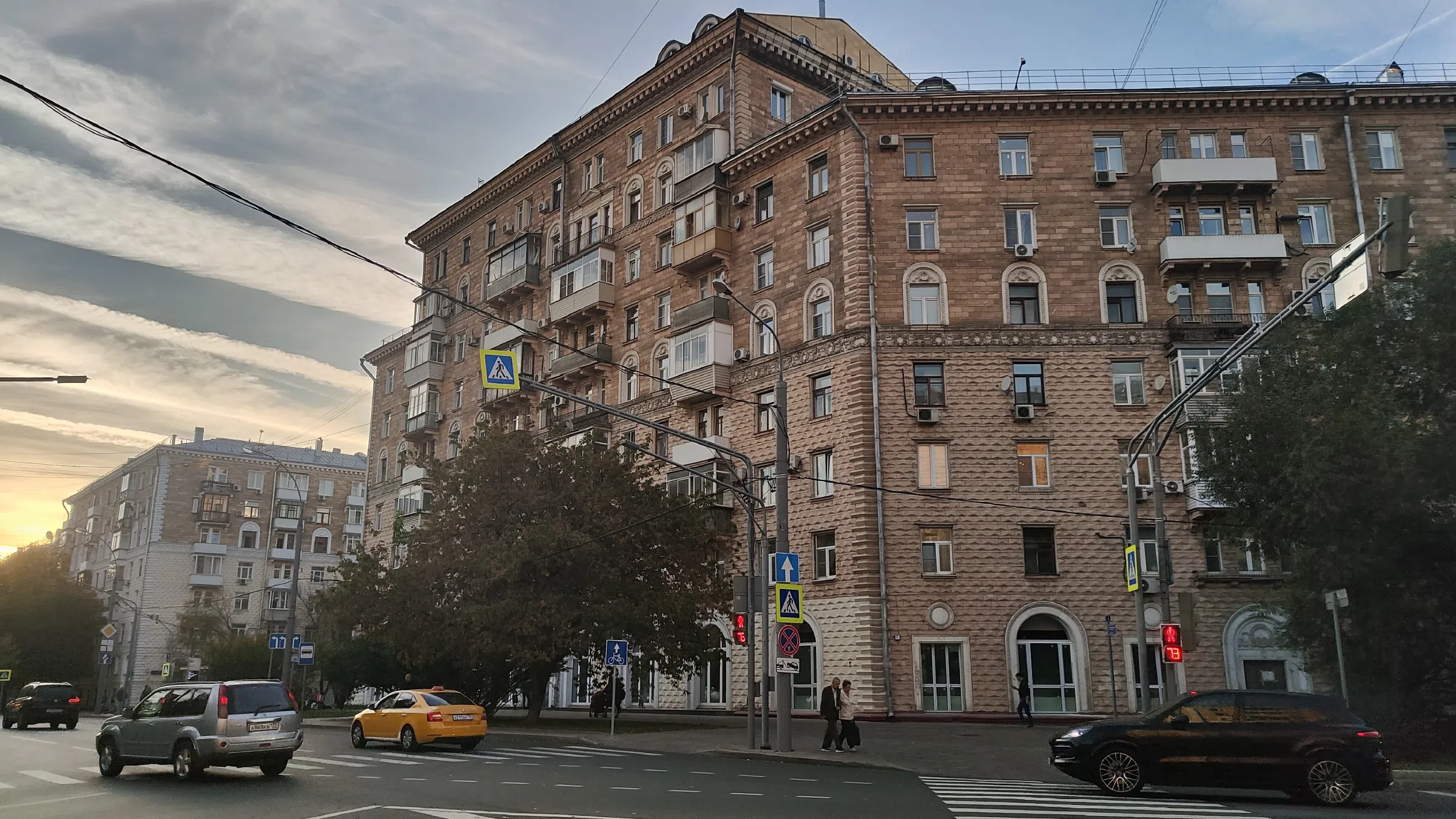 Сталинка на перекрёстке, фото 10