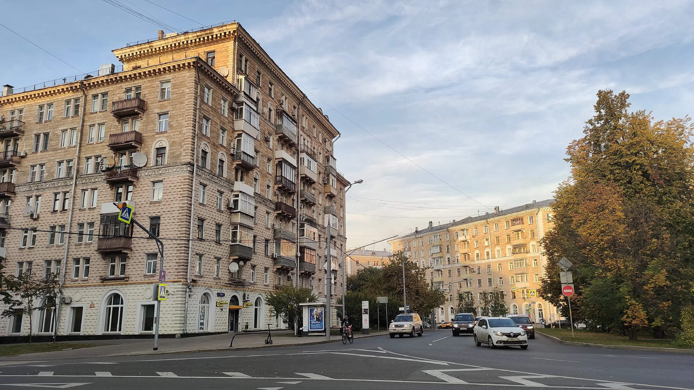 Сталинка на перекрёстке, фото 3