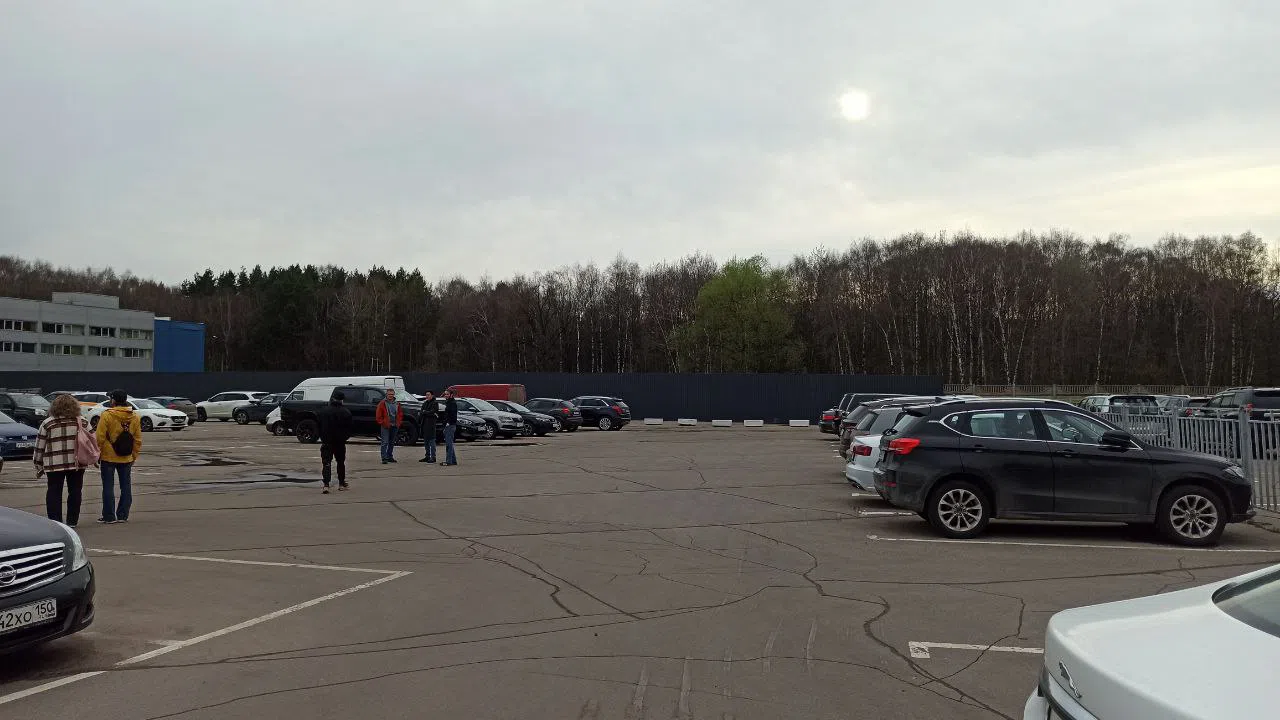 Большая парковка комплекса, фото 7