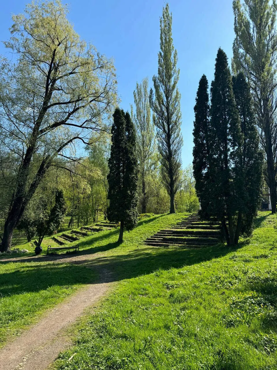 Парк с прудом и башней, фото 4