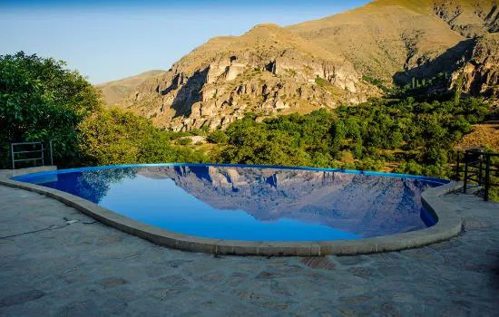 Панорамный бассейн в горах, фото 8