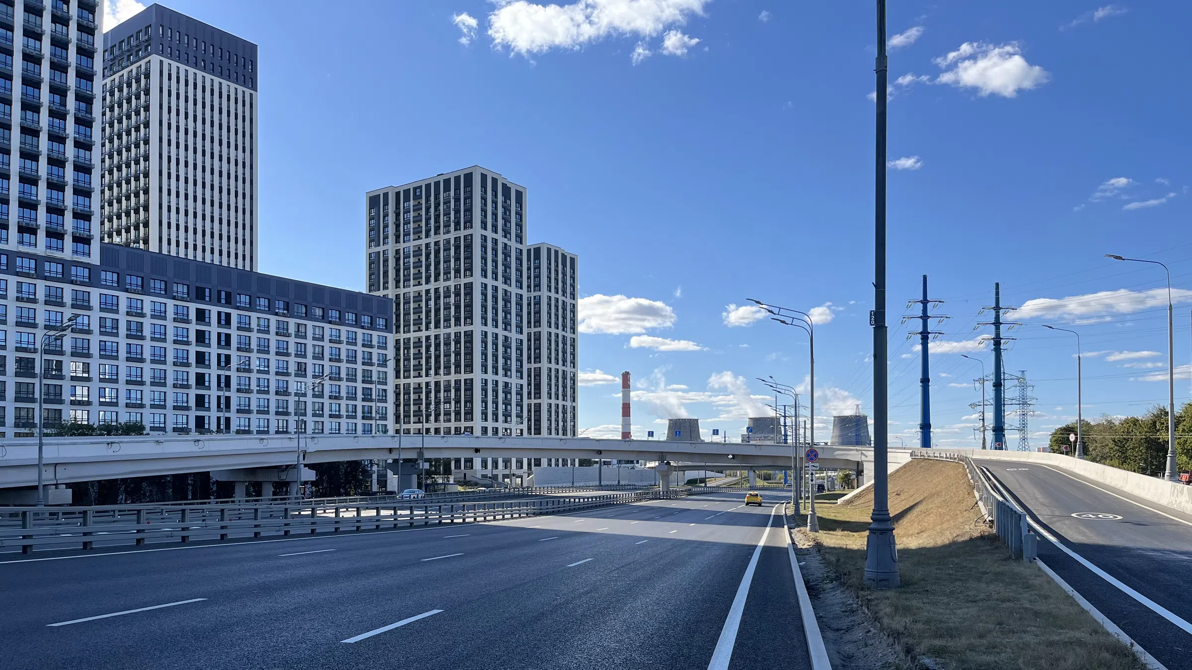Дорога с видом на небоскребы, фото 3