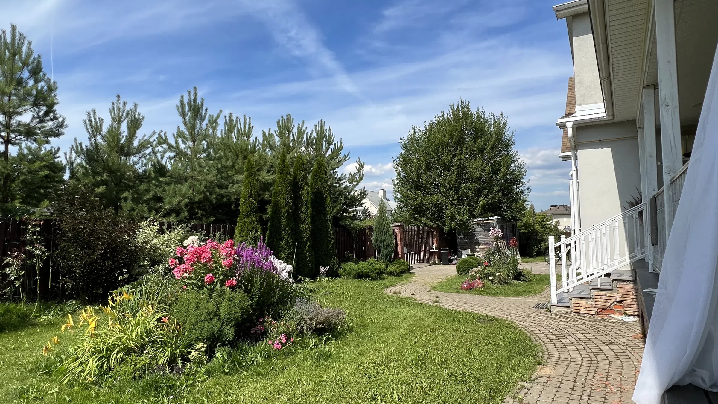 Белый дом с аркой, фото 8