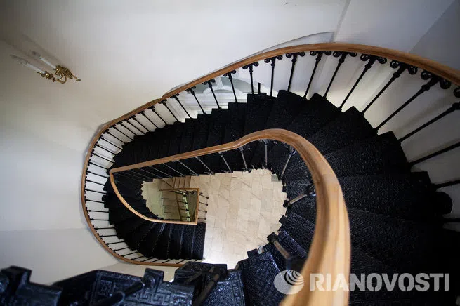 Парадная сталинка с чугунной лестницей, фото 17