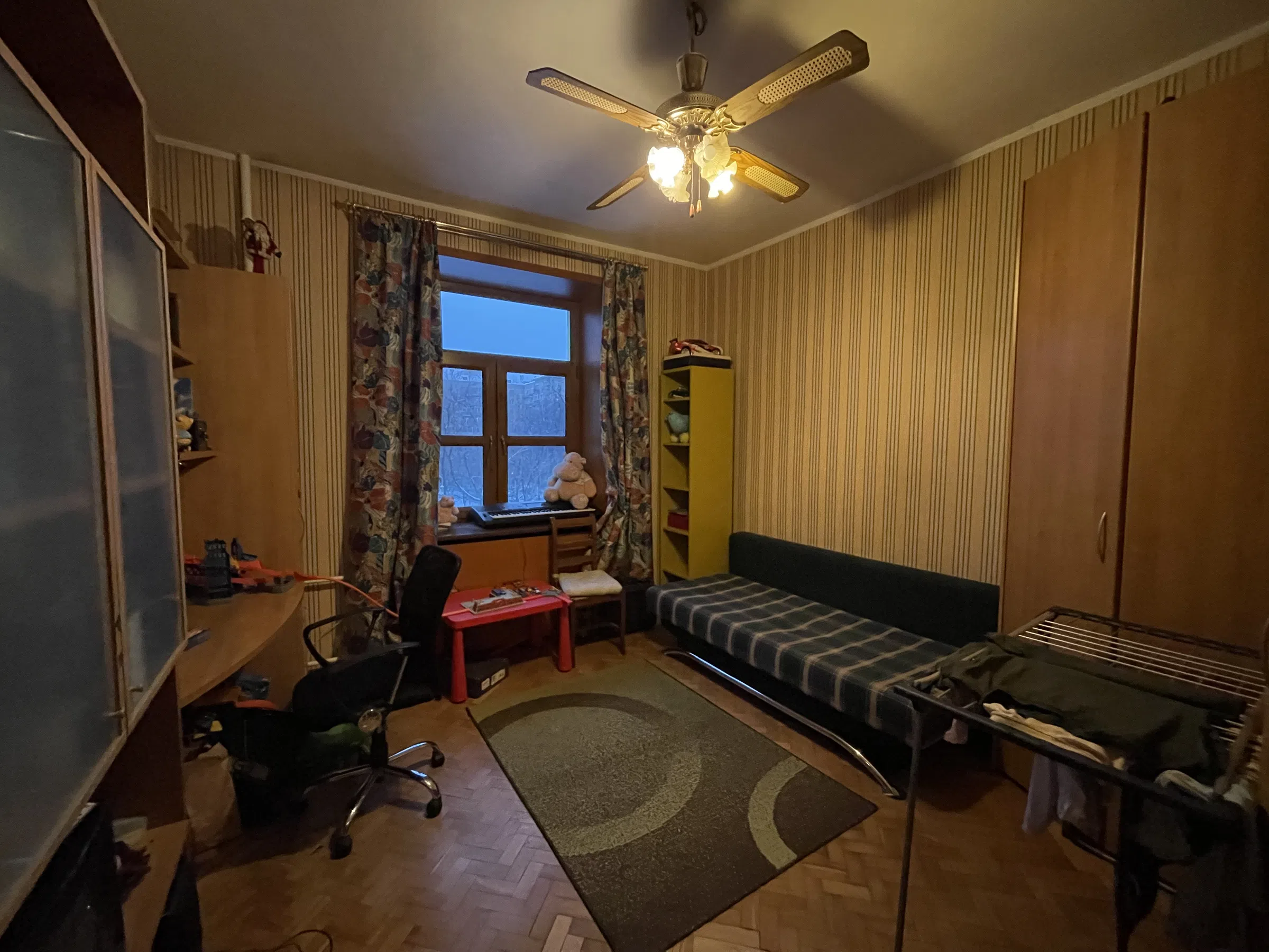 Квартира с коричневым диваном, фото 13