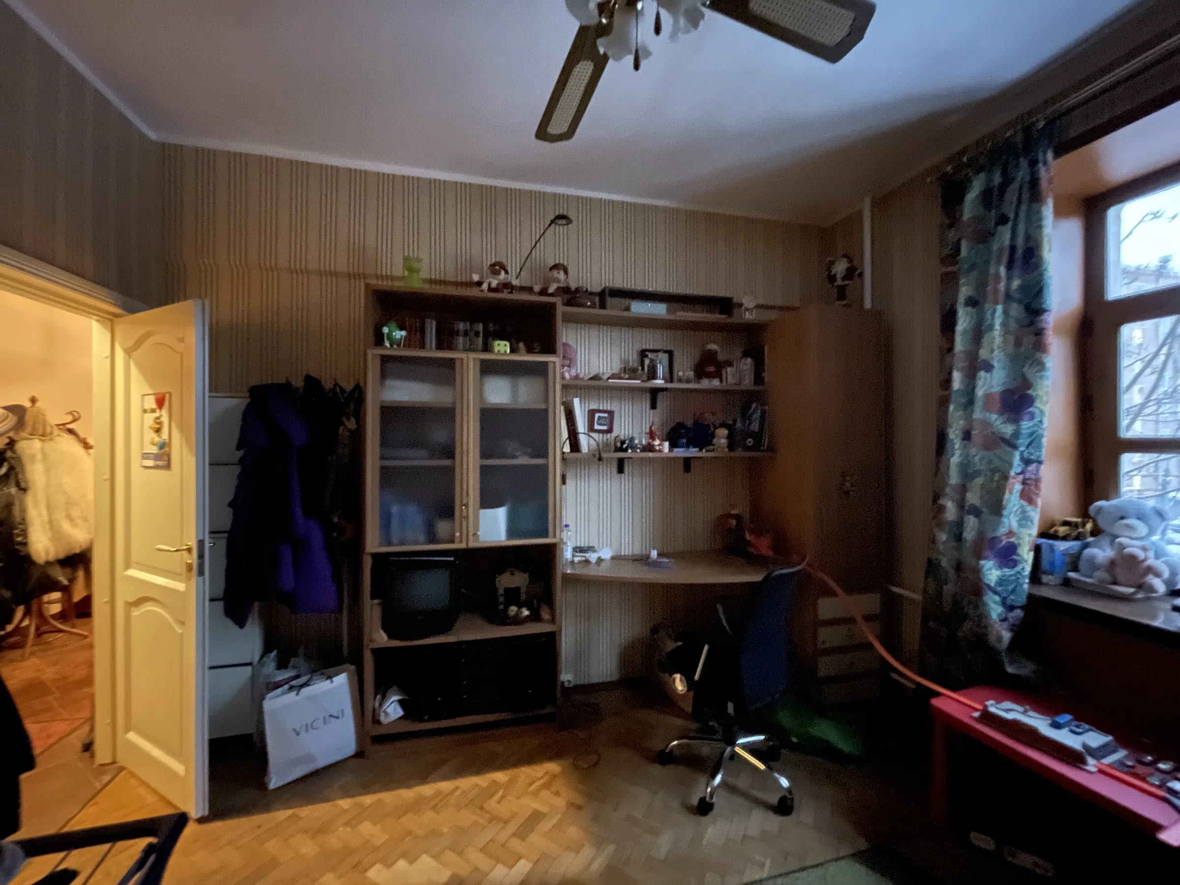Квартира с коричневым диваном, фото 18