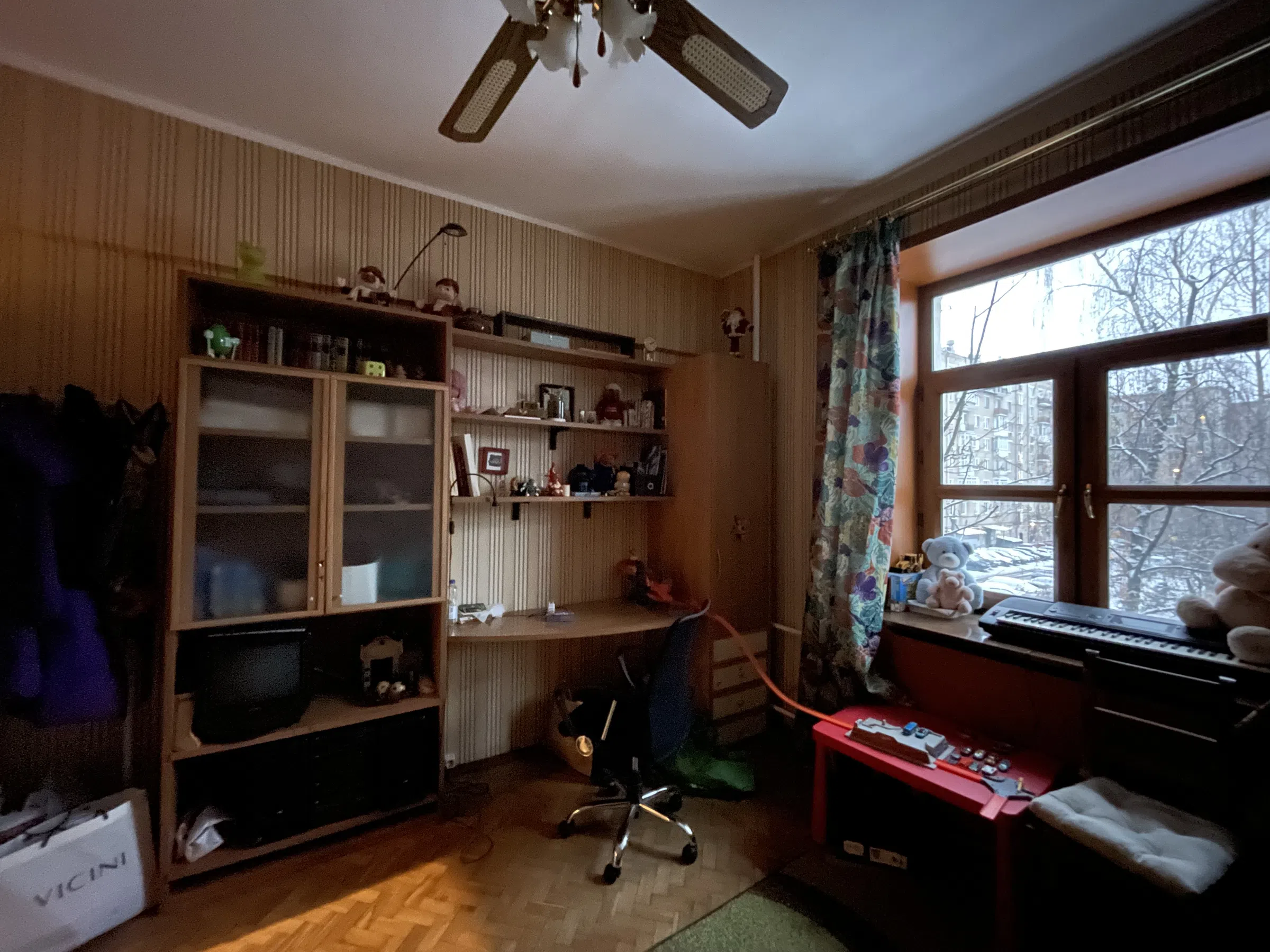 Квартира с коричневым диваном, фото 17