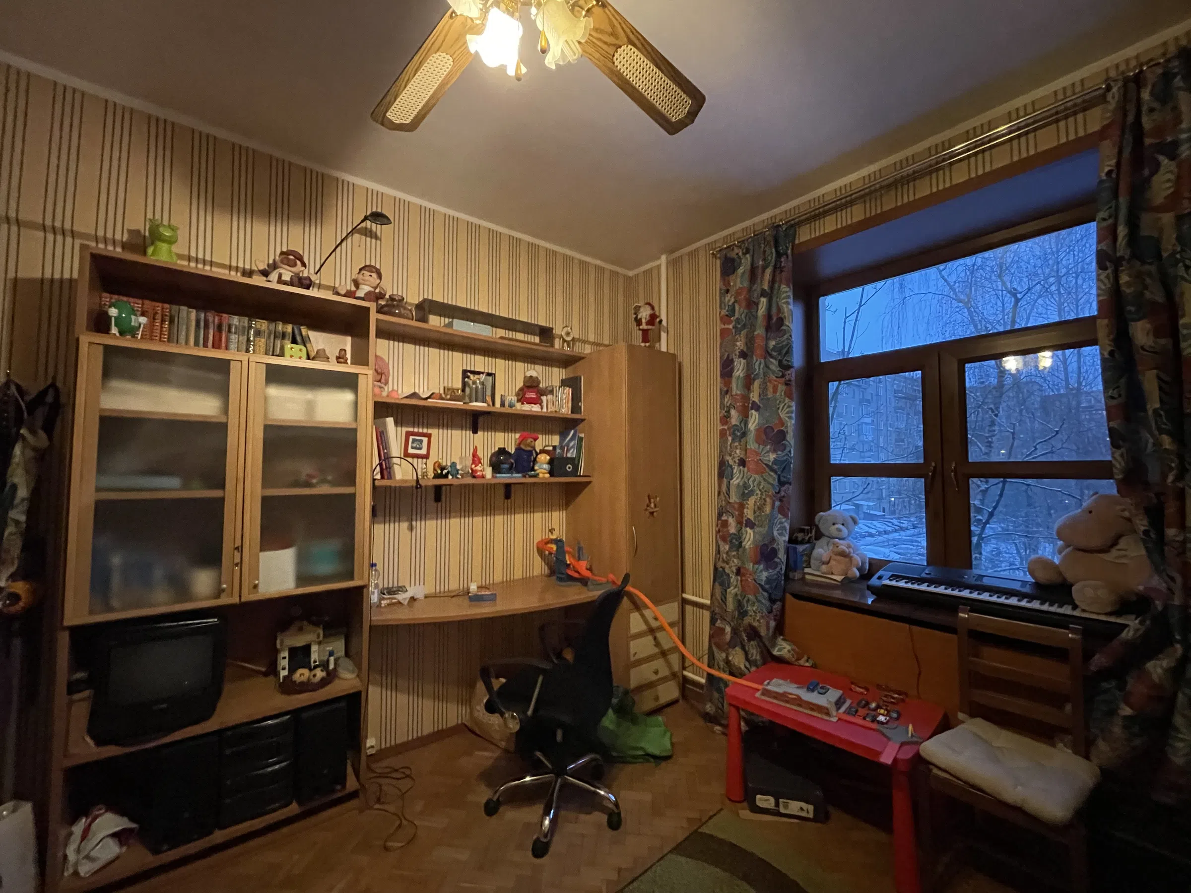 Квартира с коричневым диваном, фото 16