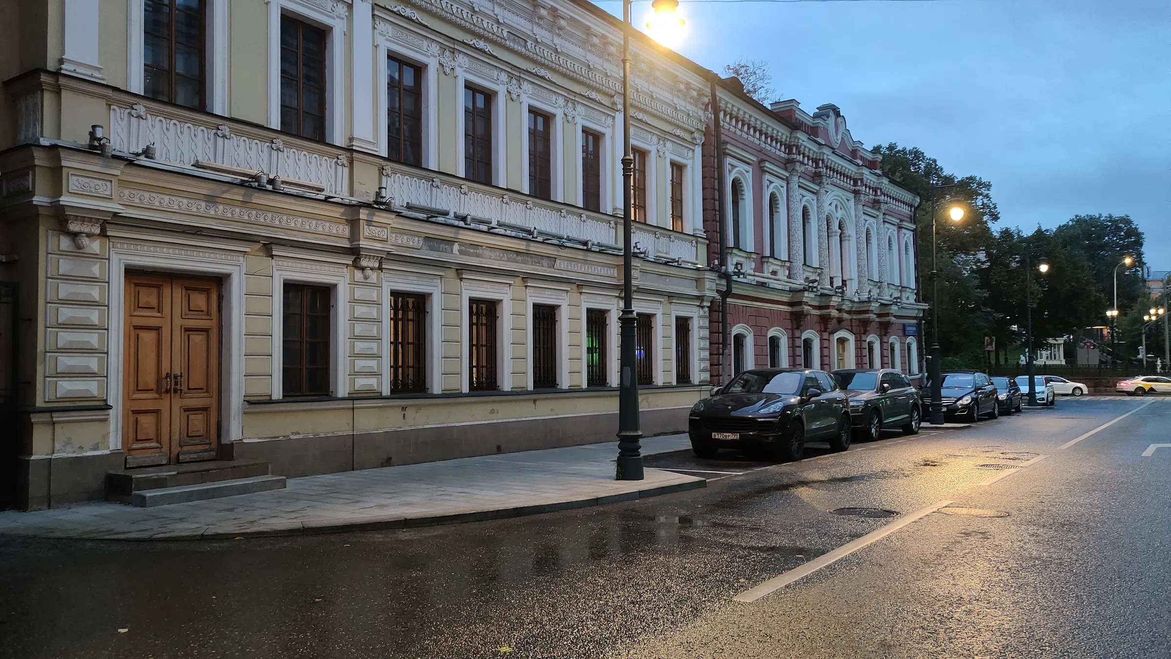 Улица с разноплановой застройкой, фото 5