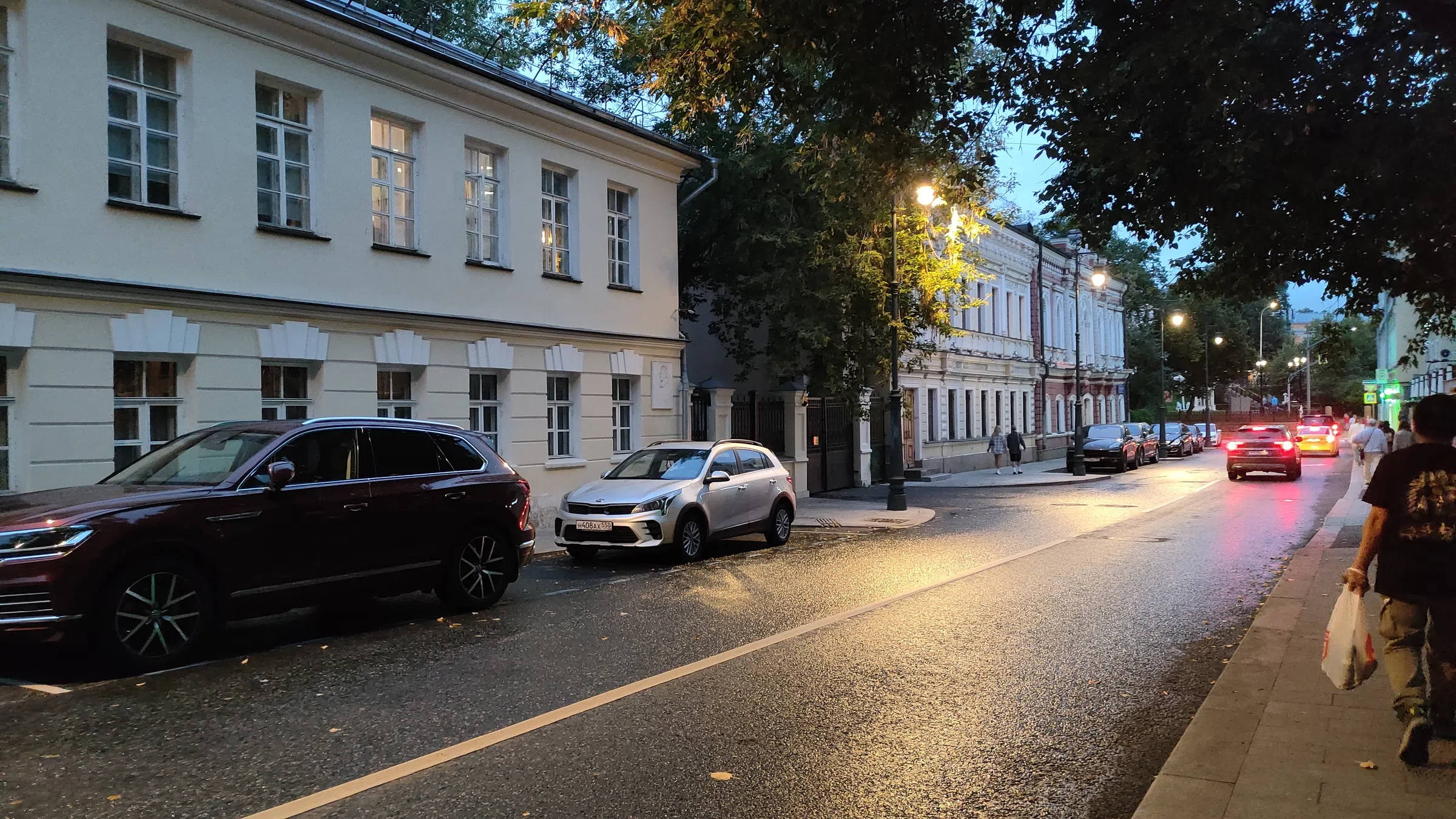 Улица с разноплановой застройкой, фото 11