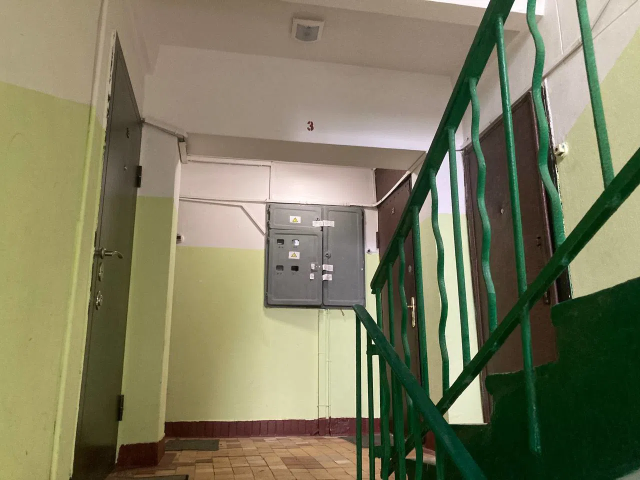 Сталинка с зеленой лестницей, фото 9