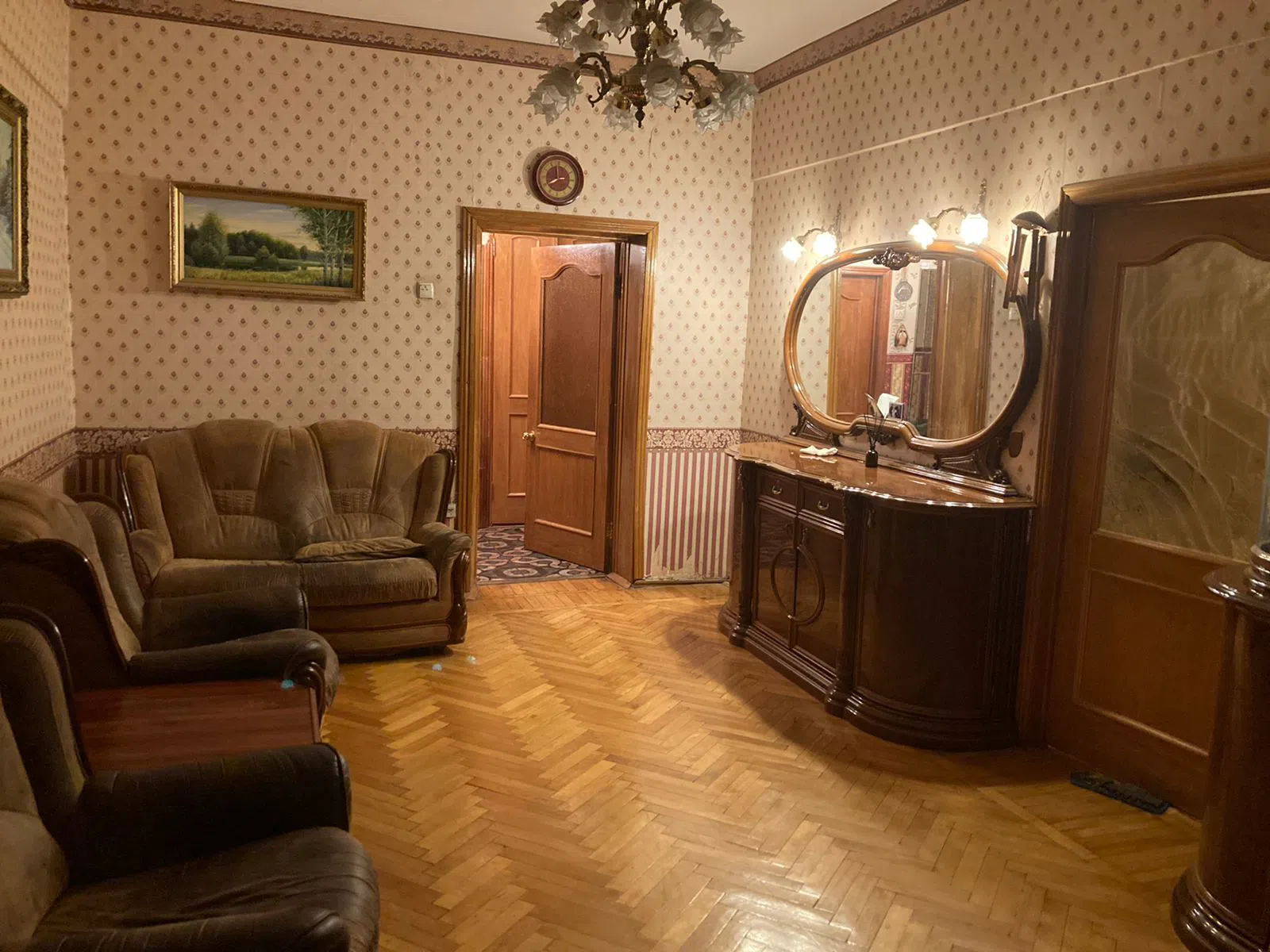 Квартира с коллекцией тарелок, фото 3