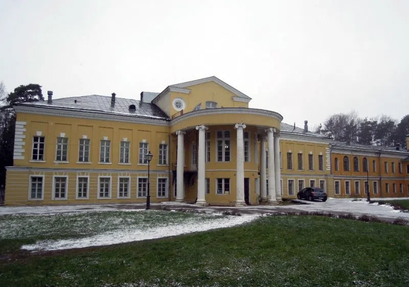 Усадьба с башенками в парке, фото 18