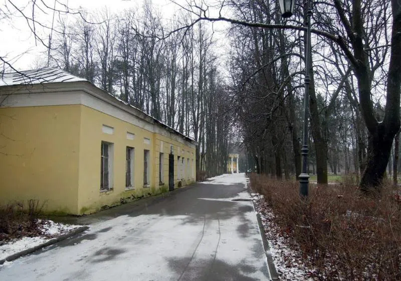 Усадьба с башенками в парке, фото 10