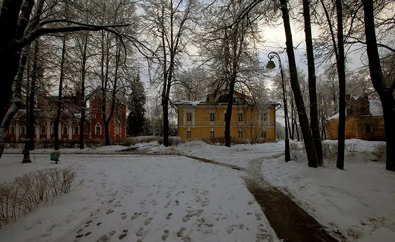 Усадьба с башенками в парке, фото 24