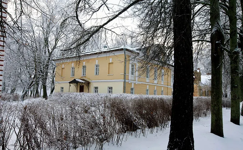 Усадьба с башенками в парке, фото 22