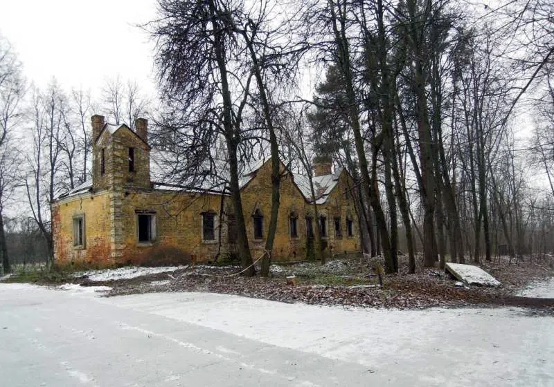 Усадьба с башенками в парке, фото 7