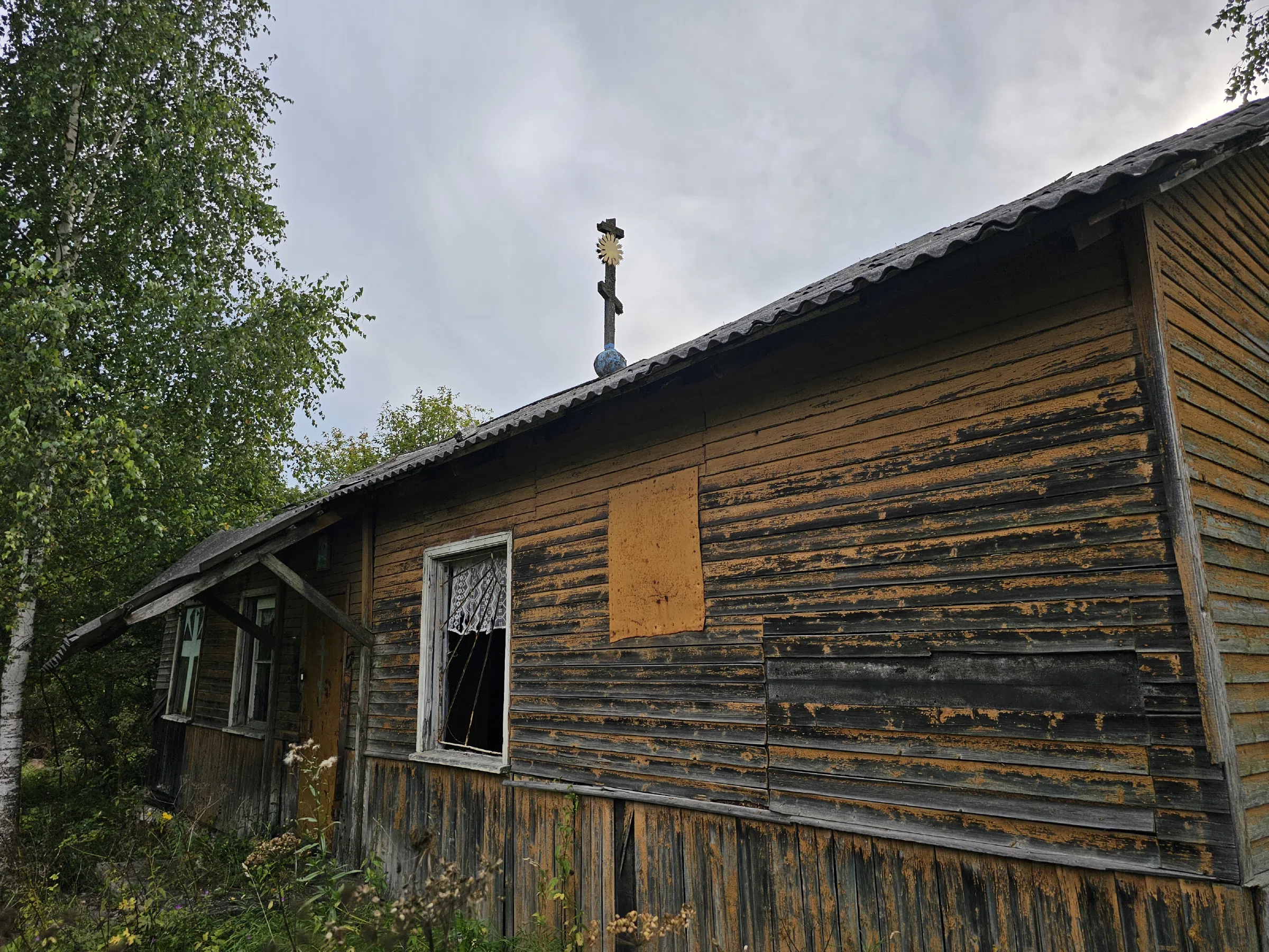Ветхая дача с крестом, фото 5